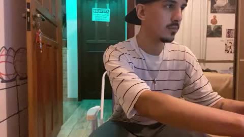 Snapshot of aelucius chatting on 09/15/25, 01:16 Luci online show from 09/15/25, 01:16