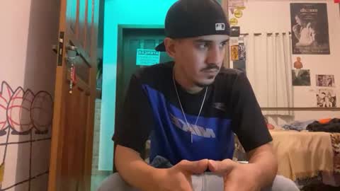 Snapshot of aelucius chatting on 09/24/25, 01:31 Luci online show from 09/24/25, 01:31