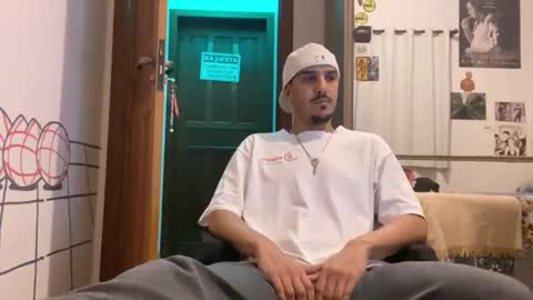 Snapshot of aelucius chatting on 09/25/25, 01:53 Luci online show from 09/25/25, 01:53