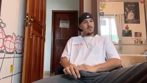 Snapshot of aelucius chatting on 09/25/25, 08:45 Luci online show from 09/25/25, 08:45