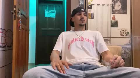 Snapshot of aelucius chatting on 10/07/25, 02:31 Luci online show from 10/07/25, 02:31