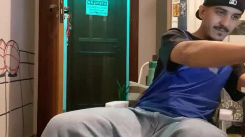 Snapshot of aelucius chatting on 10/09/25, 02:31 Luci online show from 10/09/25, 02:31