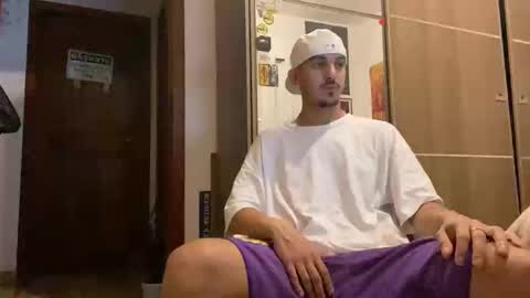 Snapshot of aelucius chatting on 11/05/25, 02:55 Luci online show from 11/05/25, 02:55