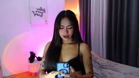 aeshamargaux online show from 11/04/25, 05:50