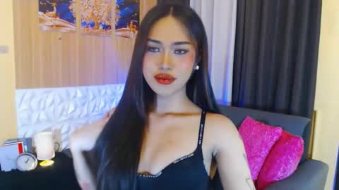 aeshamargaux online show from 11/16/25, 02:17