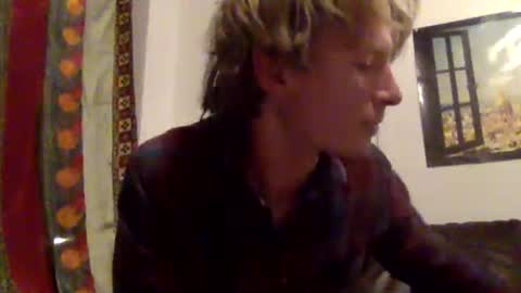 Snapshot of aestheticform chatting on 10/29/25, 04:59 aesthetic form online show from 10/29/25, 04:59