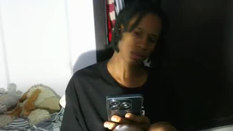 Snapshot of africadeluxe chatting on 01/12/25, 11:50 Africa online show from 01/12/25, 11:50