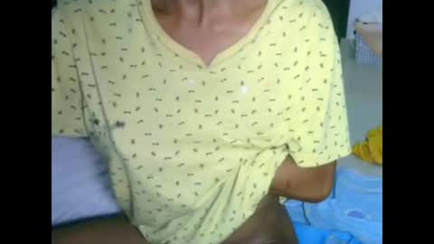 Snapshot of africadeluxe chatting on 01/18/25, 08:41 Africa online show from 01/18/25, 08:41