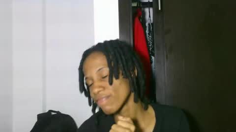 Snapshot of africadeluxe chatting on 02/14/25, 06:34 Africa online show from 02/14/25, 06:34