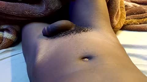 Snapshot of africangunman chatting on 11/17/25, 08:20 Gunman online show from 11/17/25, 08:20