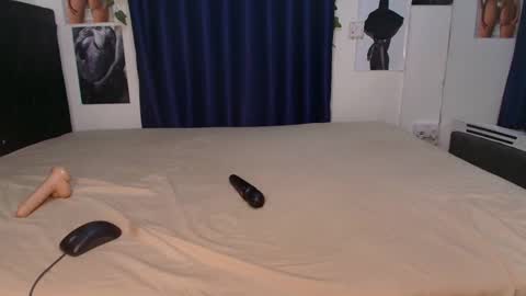 Africanpetitequeenn online show from 04/07/26, 06:52