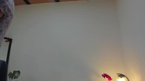 Lorena online show from 11/20/25, 03:01