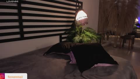 Emma online show from 01/12/25, 12:49