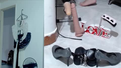 Snapshot of afroditacute16 chatting on 09/10/25, 10:21 afroditacute16 online show from 09/10/25, 10:21