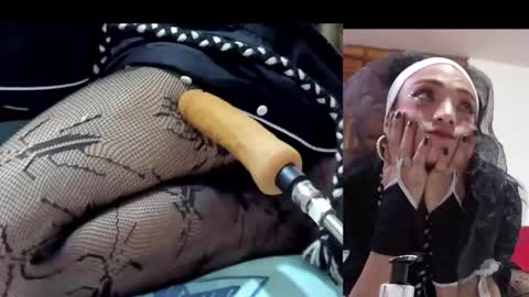 Snapshot of afroditacute16 chatting on 10/28/25, 06:43 afroditacute16 online show from 10/28/25, 06:43