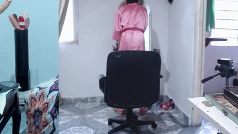 Snapshot of afroditacute16 chatting on 11/22/25, 04:28 afroditacute16 online show from 11/22/25, 04:28