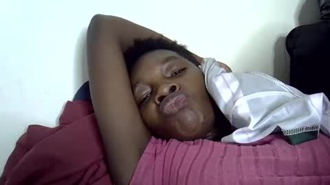 Snapshot of afronubians_ chatting on 01/27/25, 08:39 pink and josphen online show from 01/27/25, 08:39