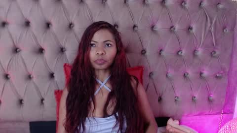 Agata grubisic  online show from 02/25/25, 11:00