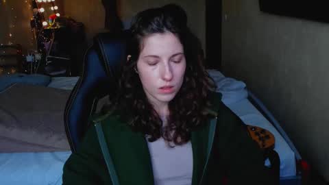 agata_in_wonderland online show from 11/04/25, 10:58