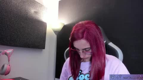 Snapshot of agatacollinsss chatting on 02/25/26, 08:07 Agata Collinss online show from 02/25/26, 08:07