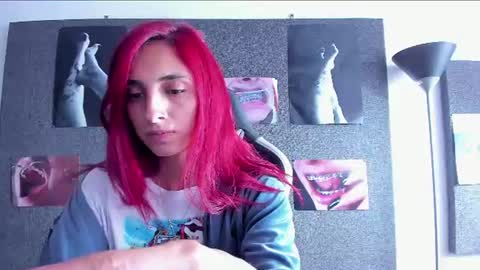 Agata Collinss online show from 06/18/26, 07:51