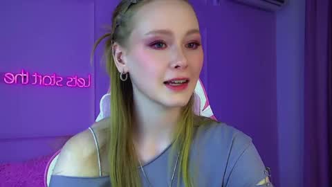 AgataFoxley online show from 04/22/26, 06:31