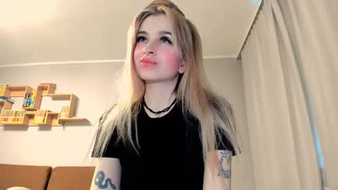 Snapshot of agatahowak chatting on 05/26/26, 04:14 Arina online show from 05/26/26, 04:14