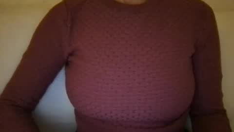 agatha_cb online show from 10/31/25, 06:53
