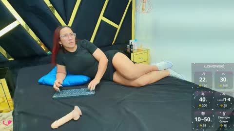 Snapshot of agatha_fit chatting on 03/15/26, 12:44 AGATHA online show from 03/15/26, 12:44