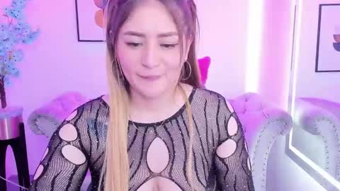 Snapshot of agatha_luxx chatting on 03/12/25, 03:40 Agatha  online show from 03/12/25, 03:40