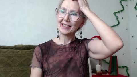 Snapshot of agatha_moore_ chatting on 12/14/24, 01:16 Agatha online show from 12/14/24, 01:16