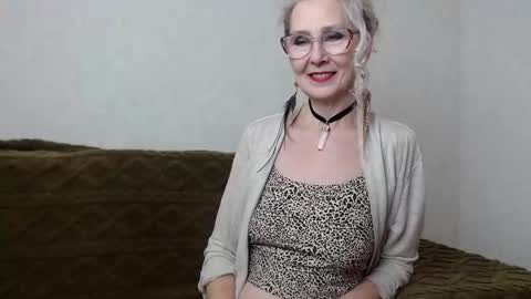 Snapshot of agatha_moore_ chatting on 01/12/25, 12:01 Agatha online show from 01/12/25, 12:01