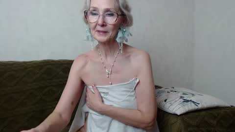 Snapshot of agatha_moore_ chatting on 01/14/25, 05:45 Agatha online show from 01/14/25, 05:45