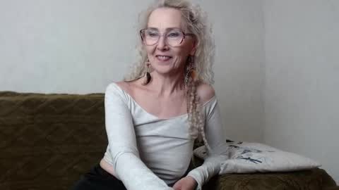 Snapshot of agatha_moore_ chatting on 01/24/25, 05:21 Agatha online show from 01/24/25, 05:21