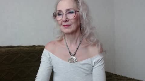 Snapshot of agatha_moore_ chatting on 02/10/25, 12:18 Agatha online show from 02/10/25, 12:18