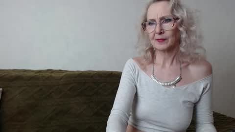 Snapshot of agatha_moore_ chatting on 02/24/25, 01:10 Agatha online show from 02/24/25, 01:10