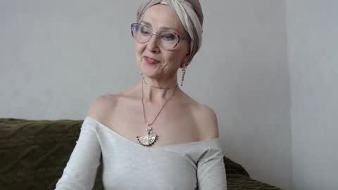 Snapshot of agatha_moore_ chatting on 02/26/25, 06:58 Agatha online show from 02/26/25, 06:58