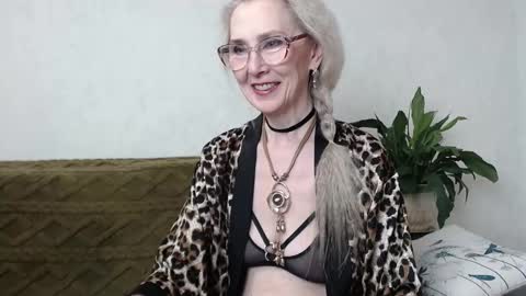 Snapshot of agatha_moore_ chatting on 03/07/25, 01:40 Agatha online show from 03/07/25, 01:40