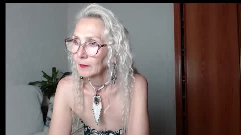 Snapshot of agatha_moore_ chatting on 09/10/25, 03:01 Agatha online show from 09/10/25, 03:01