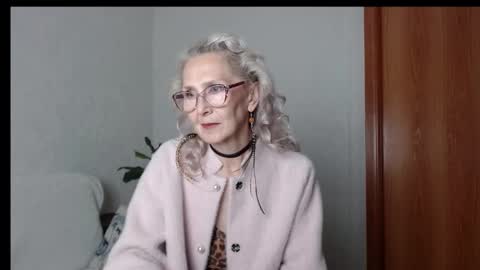 Snapshot of agatha_moore_ chatting on 09/13/25, 01:55 Agatha online show from 09/13/25, 01:55