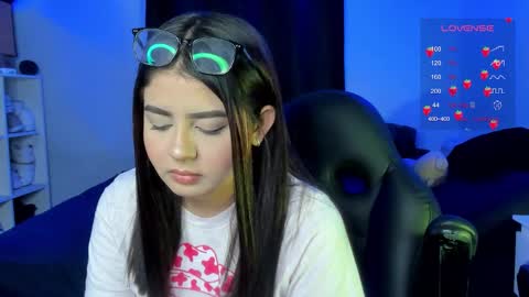 Snapshot of agatha_riccie chatting on 10/14/25, 04:57 Cat online show from 10/14/25, 04:57