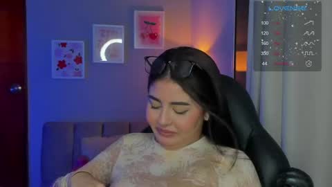 Snapshot of agatha_riccie chatting on 06/15/26, 04:25 Cat online show from 06/15/26, 04:25