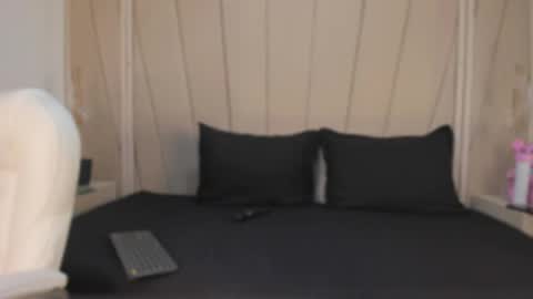 Agatha Steel online show from 04/08/26, 07:58