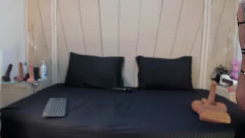 Agatha Steel online show from 04/15/26, 07:32