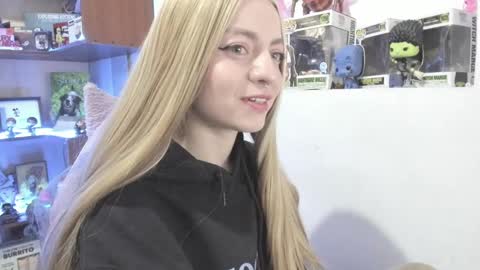 Camila     2 online show from 01/15/25, 08:16