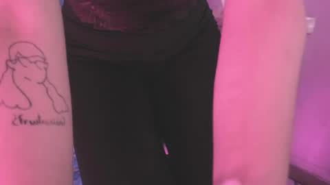 Camila     2 online show from 01/21/25, 07:06