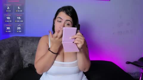 agatha bel    online show from 04/20/26, 12:19