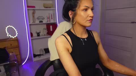 Agelina Lilly Laura online show from 02/21/26, 10:11