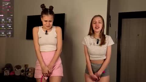 Monica and Bella online show from 02/05/26, 05:34