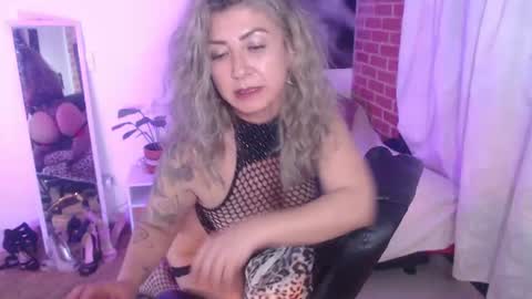 Snapshot of agnes_blackmore chatting on 07/24/26, 02:09 Lily online show from 07/24/26, 02:09